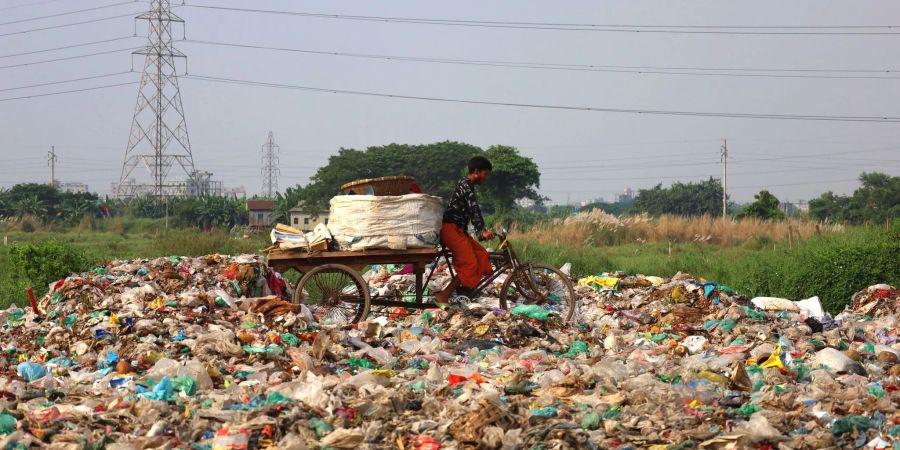 Einmal hergestellt, dauert es Jahrhunderte, bis sich Plastik wieder zersetzt.