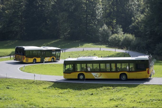 Postauto Hinterrad Radverlust Sicherheit
