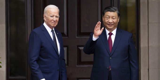 Joe Biden und XI Jinping treffen sich erstmals seit einem Jahr wieder. (Archivbild) APEC Biden XI