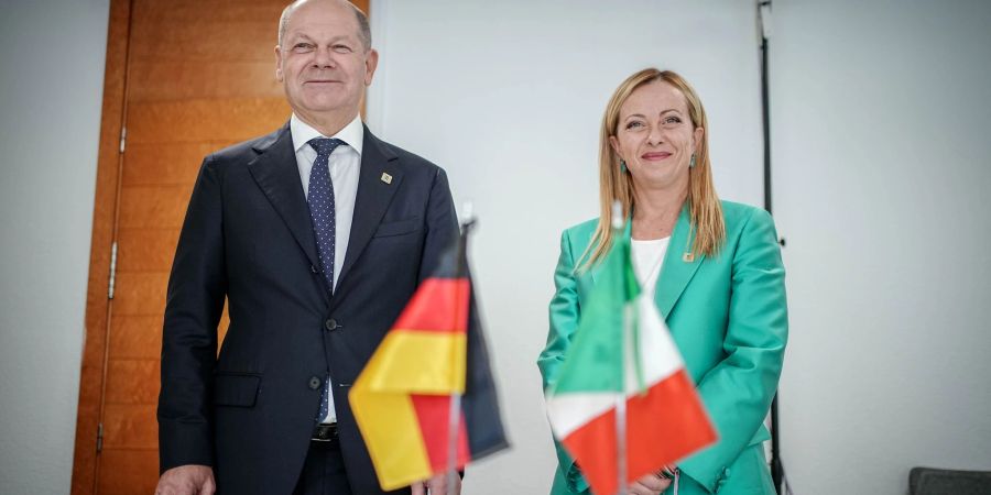 Bundeskanzler Olaf Scholz empfängt die italienische Ministerpräsidentin Giorgia Meloni in Berlin.