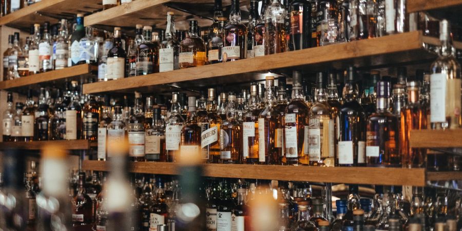 Bourbon ist eine beliebte Alkohol-Art. Es gibt ihn in verschiedenen Sorten.