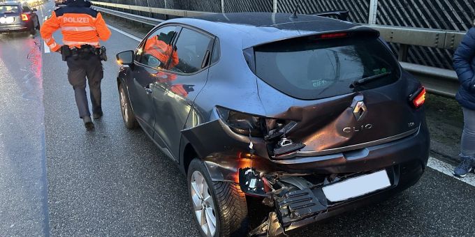 A4 bei Schaffhausen - Autofahrerin (33) bei Kollision verletzt