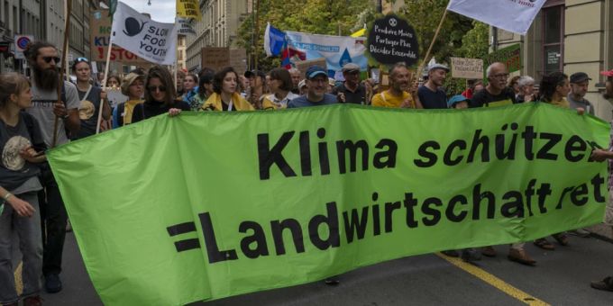 Umzug der nationalen Klimademo durch die Berner Altstadt am Samstag. Klimademo Bern