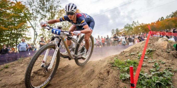 Schweizerin Jolanda Neff in Aktion beim Mountain Bike World Cup. (Archivbild) Jolanda Neff MTB.