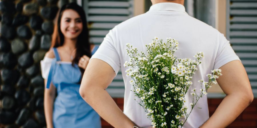 Junge Monogamie-Fans halten dagegen: «Man ist doch glücklicher, wenn man sich um das kümmert, was man hat, statt immer Neues und mehr zu wollen.» (Symbolbild)