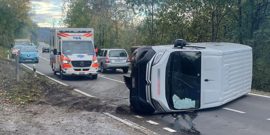 Mit Lieferwagen verunfallt