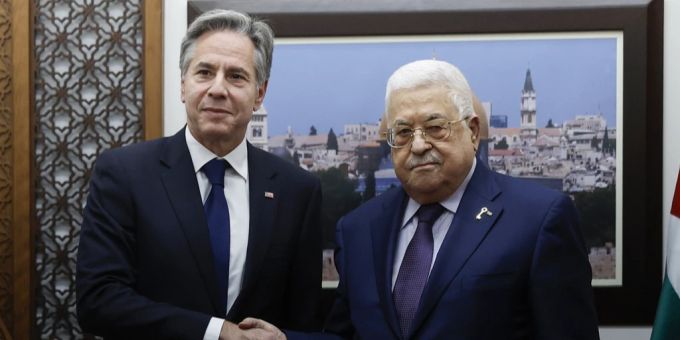 Antony Blinken (l.) und Mahmut Abbas am Sonntag in Ramallah. Antony Blinken Mahmut Abbas