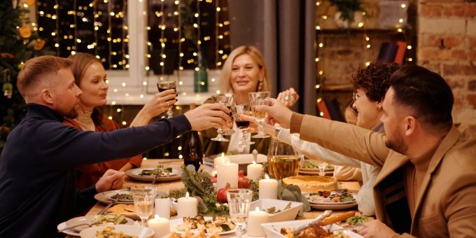 Umfrage - Fast jeder Vierte hatte schon Affäre an Firmen-Weihnachtsfest