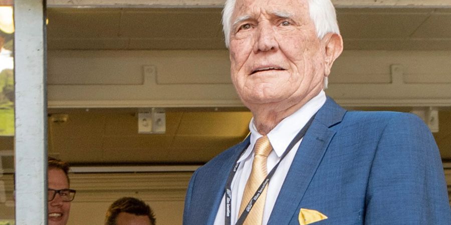 George Lazenby, ehemaliger James-Bond-Darsteller, nimmt 2019 an einer Jubiläumsveranstaltung am Schilthorn teil.