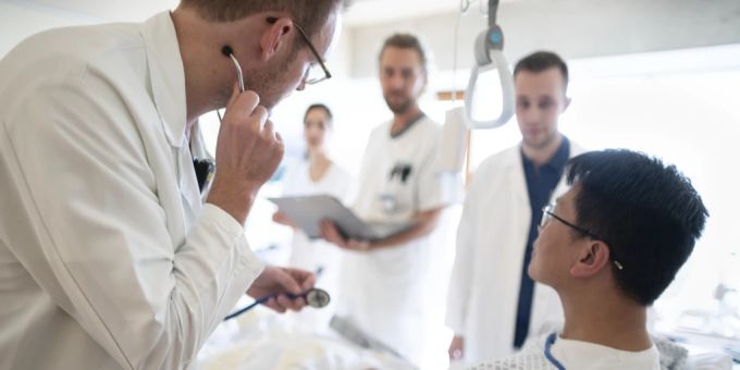 Massnahmen gefordert - Medizinische Berufsverbände schlagen Alarm