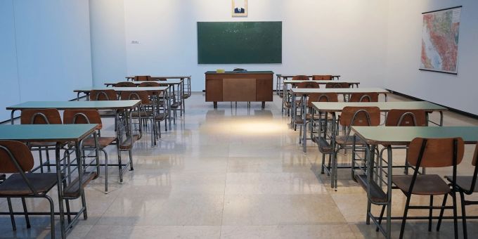 Ein Lehrer der Sek Liestal hat einen Schüler geohrfeigt - die Konsequenzen scheinen gering. (Symbolbild) sek liestal lehrer schlagen
