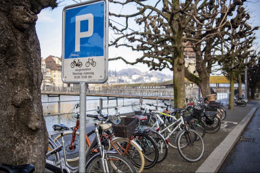 Mit ordentlichen Metallschlössern sei aber auch schon viel für die Sicherheit getan, sagt Martin Platter vom Händlerverband Velosuisse.