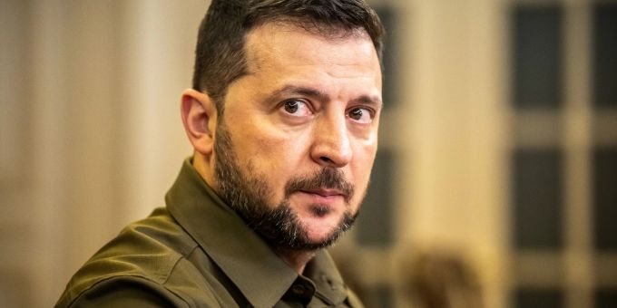 Der ukrainische Präsident Wolodymyr Selenskyj begrüsst das US-Sanktionspaket gegen Russland. Der ukrainische Präsident Wolodymyr Selenskyj begrüsst das US-Sanktionspaket gegen Russland.