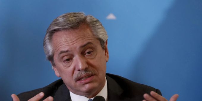 ARCHIV - Argentiniens Präsident Alberto Fernández spricht bei der Präsentation seines Kabinetts. Fernández hat nach Bericht der Nachrichtenagentur «Telam» als Zeuge bei einer Anhörung in Buenos Aires die Ex-Präsidentin und derzeitige Vizepräsidentin Cristina Kirchner verteidigt. Foto: Natacha Pisarenko/AP/dpa ARCHIV - Argentiniens Präsident Alberto Fernández spricht bei der Präsentation seines Kabinetts. Fernández hat nach Bericht der Nachrichtenagentur «Telam» als Zeuge bei einer Anhörung in Buenos Aires die Ex-Präsidentin und derzeitige Vizepräsidentin Cristina Kirchner verteidigt. Foto: Natacha Pisarenko/AP/dpa