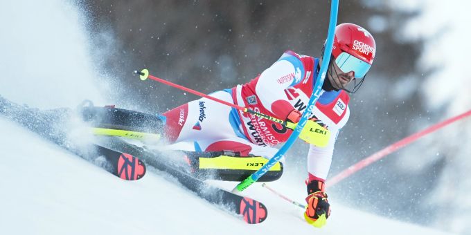 Führt nach dem 1. Lauf deutlich und scheidet dann aus: Loïc Meillard. Loïc Meillard Alpiner Skiweltcup