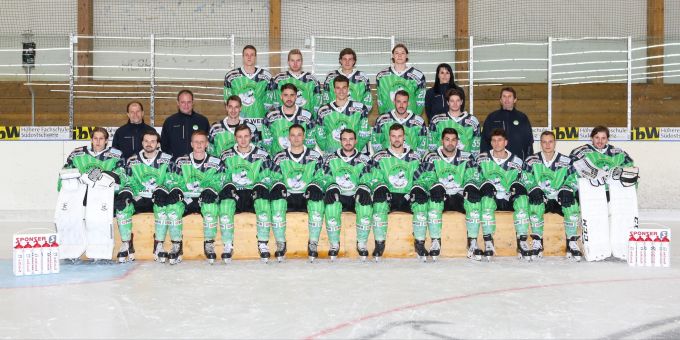 Die 1. Mannschaft des HC Prättigau - Prättigau Die 1. Mannschaft des HC Prättigau - Prättigau