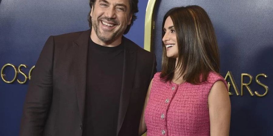 Javier Bardem und Penelope Cruz kommen zum Mittagessen der Oscar-Nominierten. Foto: Jordan Strauss/Invision/AP/dpa