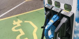 E-Auto-Ladestationen - Einigungskonferenz befasst sich mit revidiertem CO2-Gesetz E-Auto-Ladestationen - Einigungskonferenz befasst sich mit revidiertem CO2-Gesetz