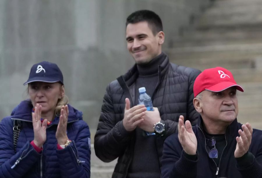 Die ganze Familie Djokovic geht in Serbien auf die Strasse.