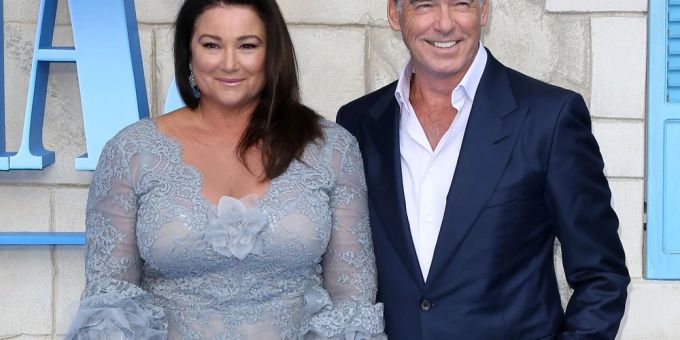 Pierce Brosnan und Keely Shaye Smith sind seit fast 25 Jahren verheiratet. Pierce Brosnan und Keely Shaye Smith sind seit fast 25 Jahren verheiratet.