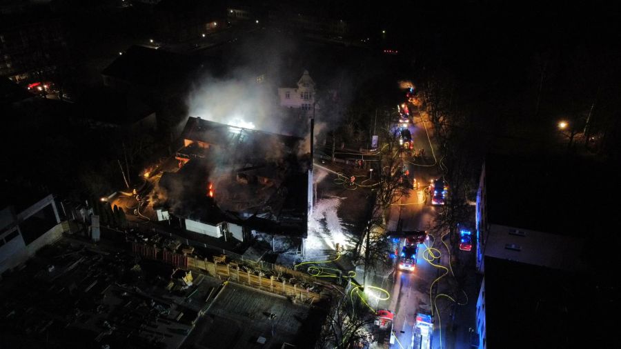 Drohnenbilder zeigen die grosse Brandruine in Singen (D).