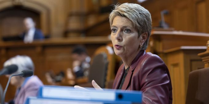 Keller-Sutter - So werden Frauen aus der Ukraine bei uns geschützt!
