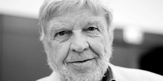 Von «Hatari» bis «Der Flug des Phoenix»: Weltstar Hardy Krüger ist im Alter von 93 Jahren gestorben. Foto: Susann Prautsch/dpa hardy krüger