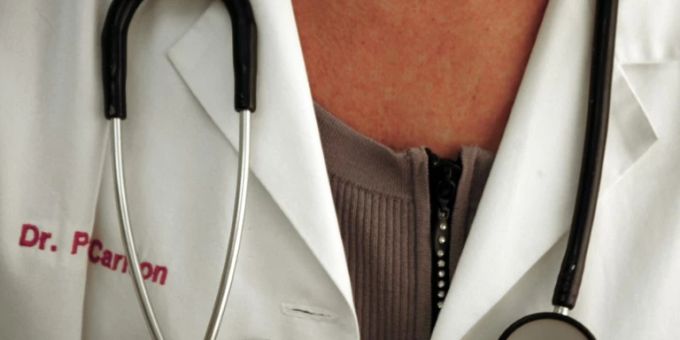 Ärztin mit Stethoskop Ärztin mit Stethoskop