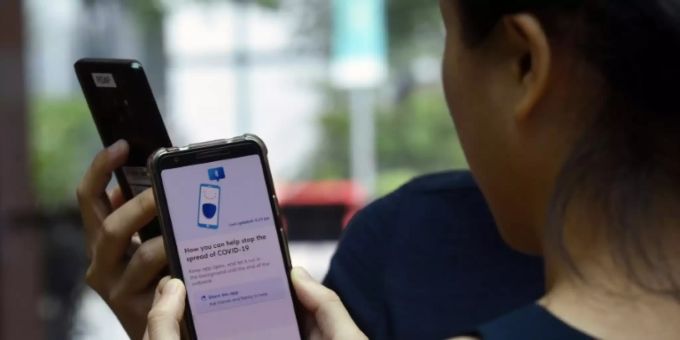 Warnt Nutzer: Frankreichs Corona-App «Stopcovid» Stopcovid app