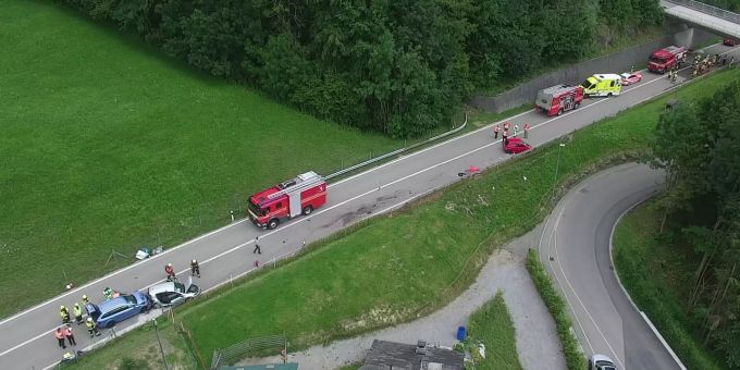 Auf der Umfahrungsstrasse von Ebnat-Kappel nach Wattwil SG ist es am Sonntag zu einem schweren Verkehrsunfall gekommen. wattwil SG