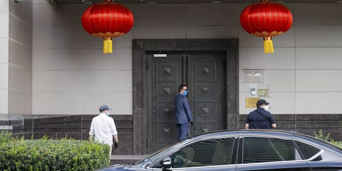 US orders Chinese consulate closed in Houston