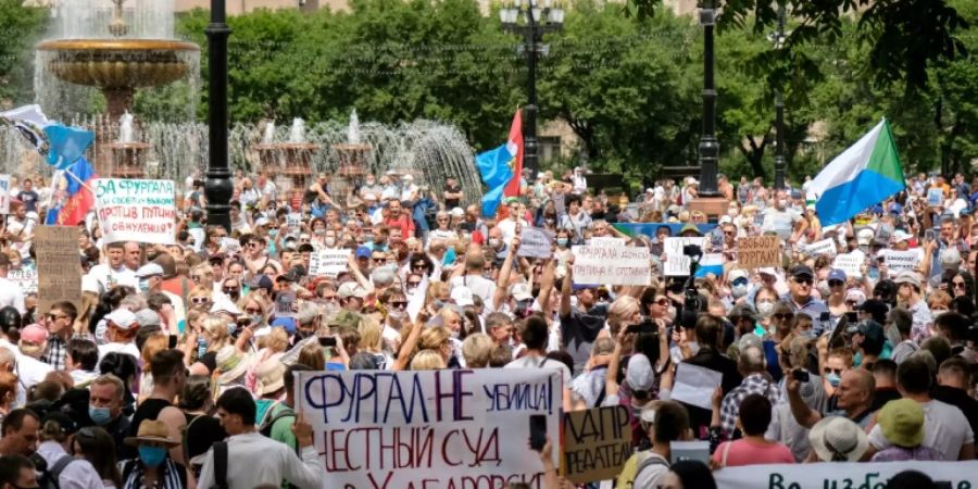 Demo für den inhaftierten Gouverneur Furgal in Chabarowsk