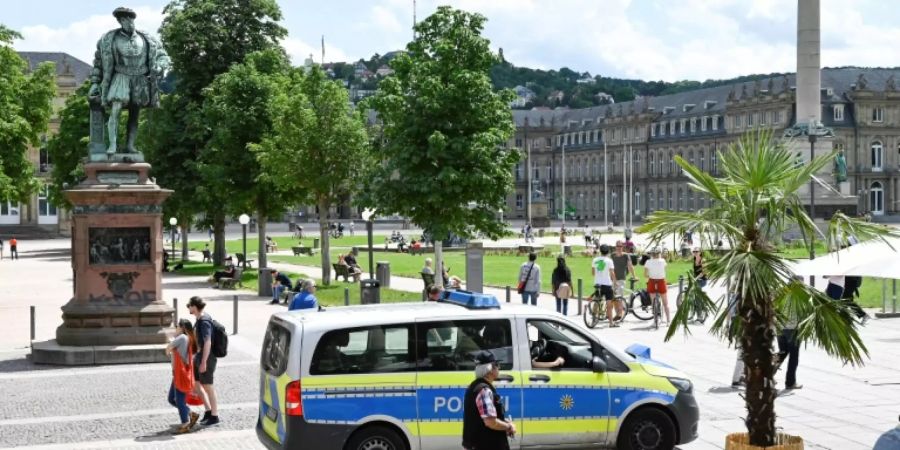 Polizeistreife in Stuttgart am Sonntag