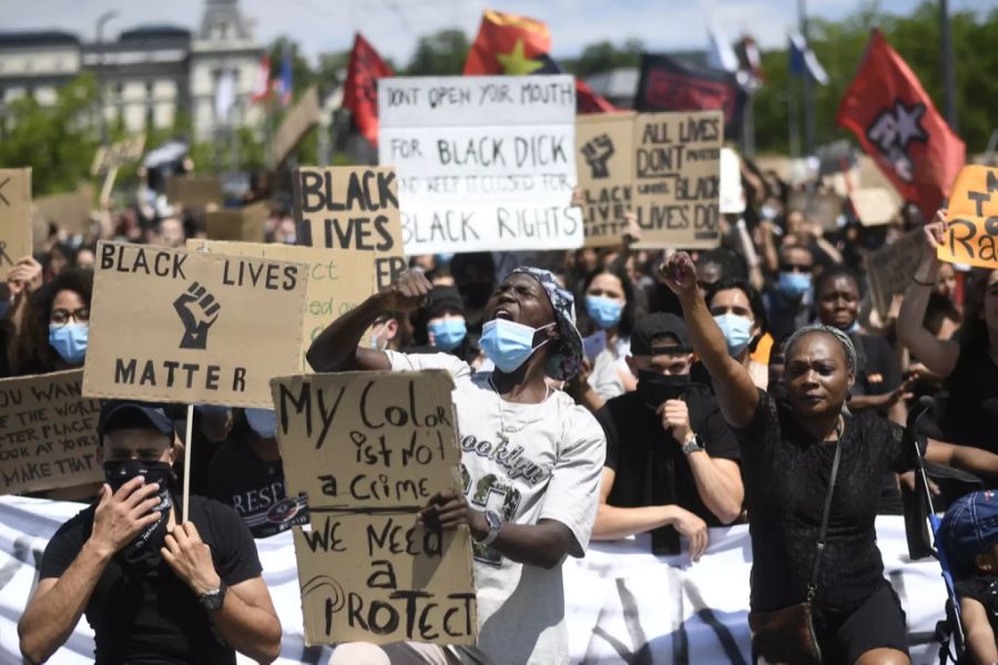 «Meine Hautfarbe ist kein Verbrechen»: Demonstranten heute Samstag in Zürich.