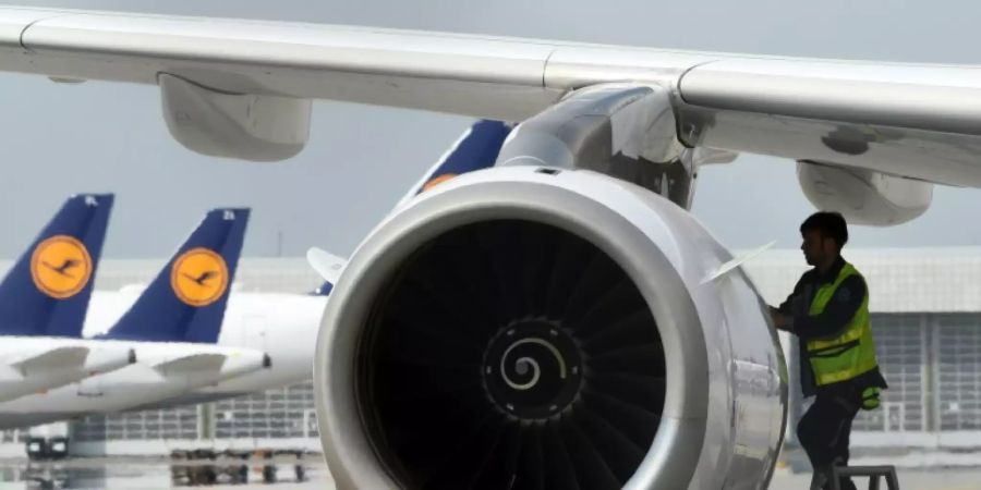 Wartung einer Lufthansa-Maschine in München