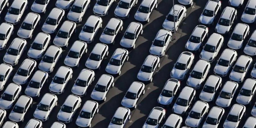 Neuwagen von Porsche auf dem Gelände des Porsche Werks in Leipzig. Foto: Jan Woitas/dpa-Zentralbild/dpa