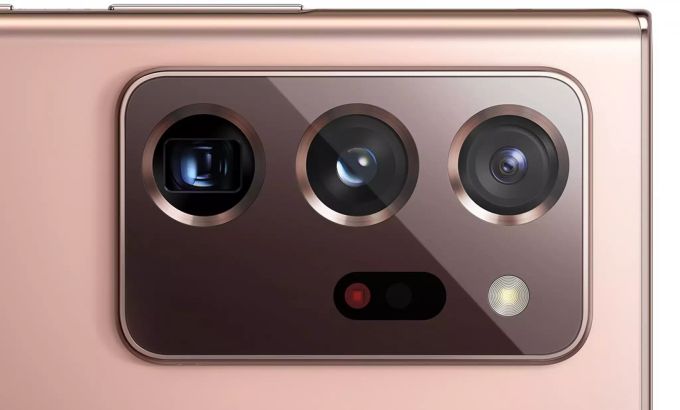 «Nur» noch drei Bildsensoren: Das Layout wurde beim Samsung Galaxy Note 20 auf das Wesentliche reduziert und bietet Ultraweitwinkel, 108-Meegapixel-Sensor und einen optischen 5x-Zoom. Samsung Galaxy Note 20