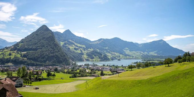 Aussicht auf den Lauerzersee im Kanton Schwyz. Aussicht auf den Lauerzersee im Kanton Schwyz.