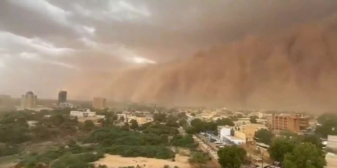«Apokalypse» - Twitter-Video zeigt spektakulären Sandsturm in Niger