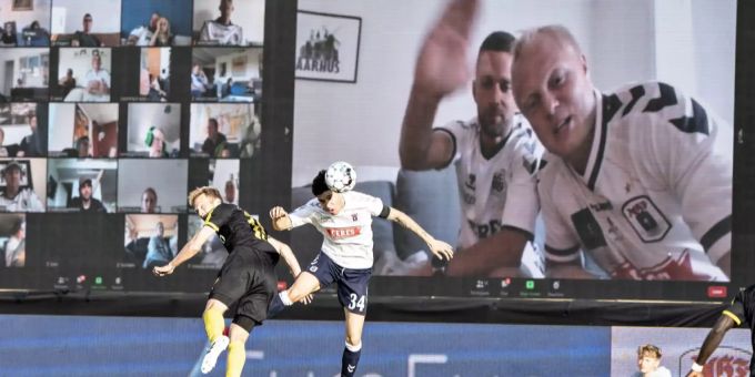 Via Screens - Dänen lancieren Geisterspiel-Trick mit Fans am Spielrand
