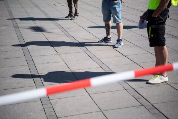 Warteschlangen auf öffentlichem Boden müssen weiter und vor allem öfters geduldet werden. Coronavirus
