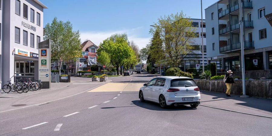 Dorfzentrum mit alter Bahnhofstrasse in Münsingen.