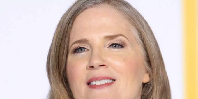 Die US-Autorin Suzanne Collins ist die Erfinderin der «Die Tribute von Panem»-Saga. Foto: Nina Prommer/EPA/dpa Die US-Autorin Suzanne Collins ist die Erfinderin der «Die Tribute von Panem»-Saga. Foto: Nina Prommer/EPA/dpa