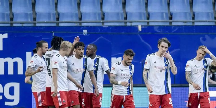Zurück ins Oberhaus oder noch ein Jahr 2. Liga: Wohin führt der Weg vom HSV?. Foto: Axel Heimken/dpa