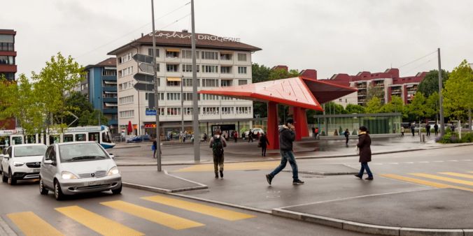Zentrum Schlieren, Tram und Busstation