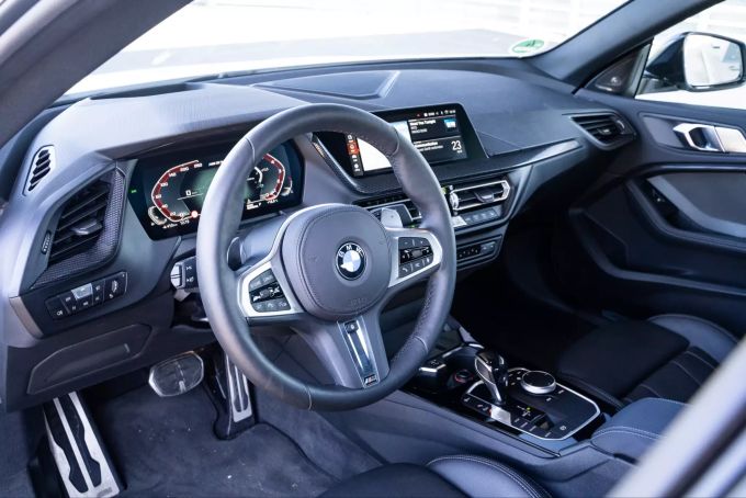 Die Interieurqualität des M235i beeindruckt BMW M235i Gran Coupé