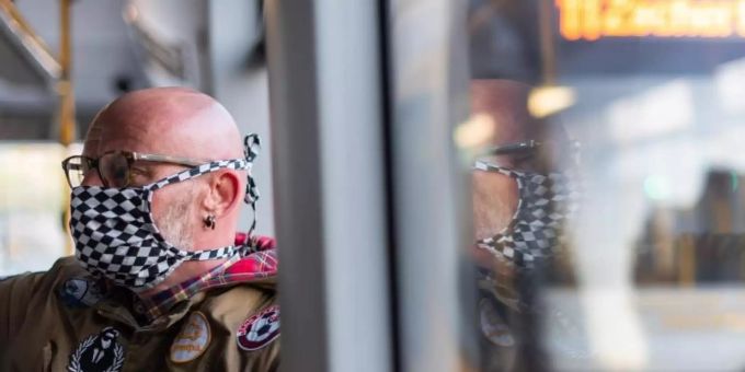 Seit Sommer gilt eine Maskenpflicht im öffentlichen Verkehr. Maskenpflicht im ÖV