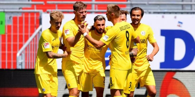 Die Bielefelder liegen weiter auf Aufstiegskurs. 2. Bundesliga