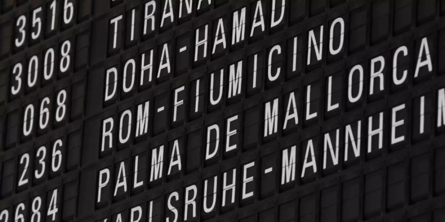 Seit Montag können deutsche Urlauber wieder nach Mallorca fliegen. Foto: Arne Dedert/dpa