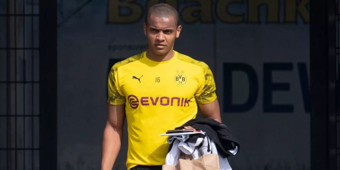 Manuel Akanji soll bei Arsenal auf der Wunschliste stehen. Manuel Akanji BVB Arsenal